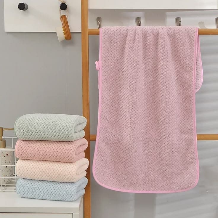 Le produit serviette moyenne pour visage